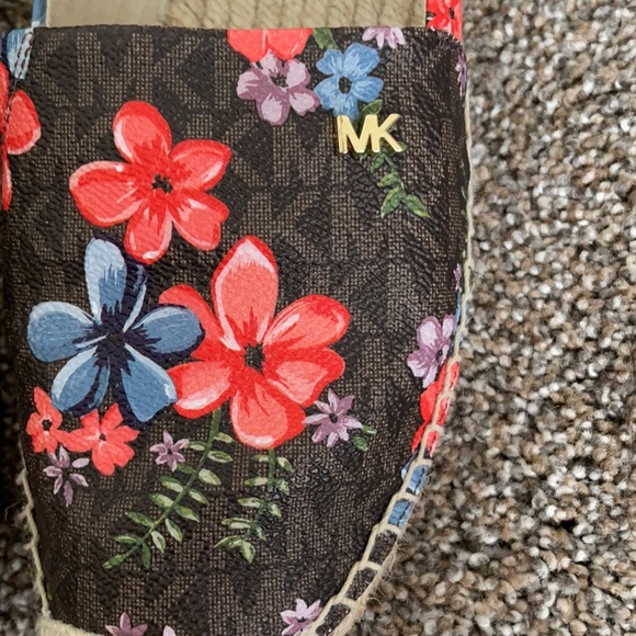 Michael Kors signature floral print espadrilles - Picture 3 of 8